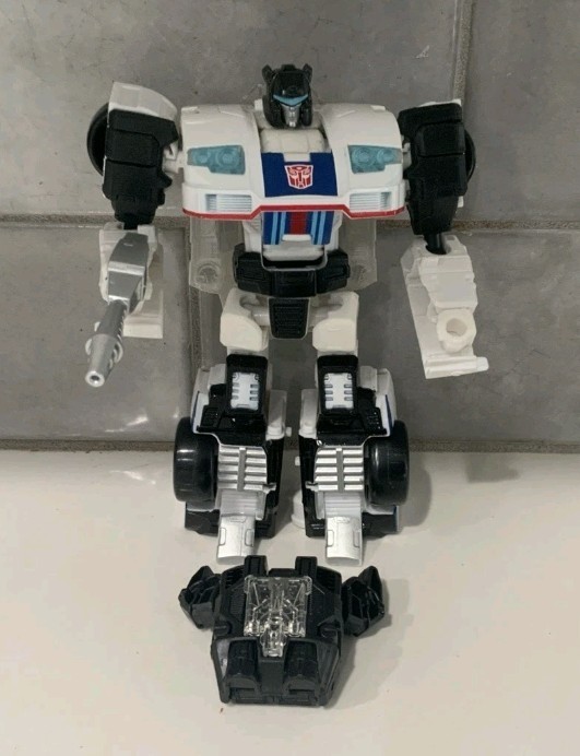 Transformers Power of the Primes Deluxe Class Autobot Jazz