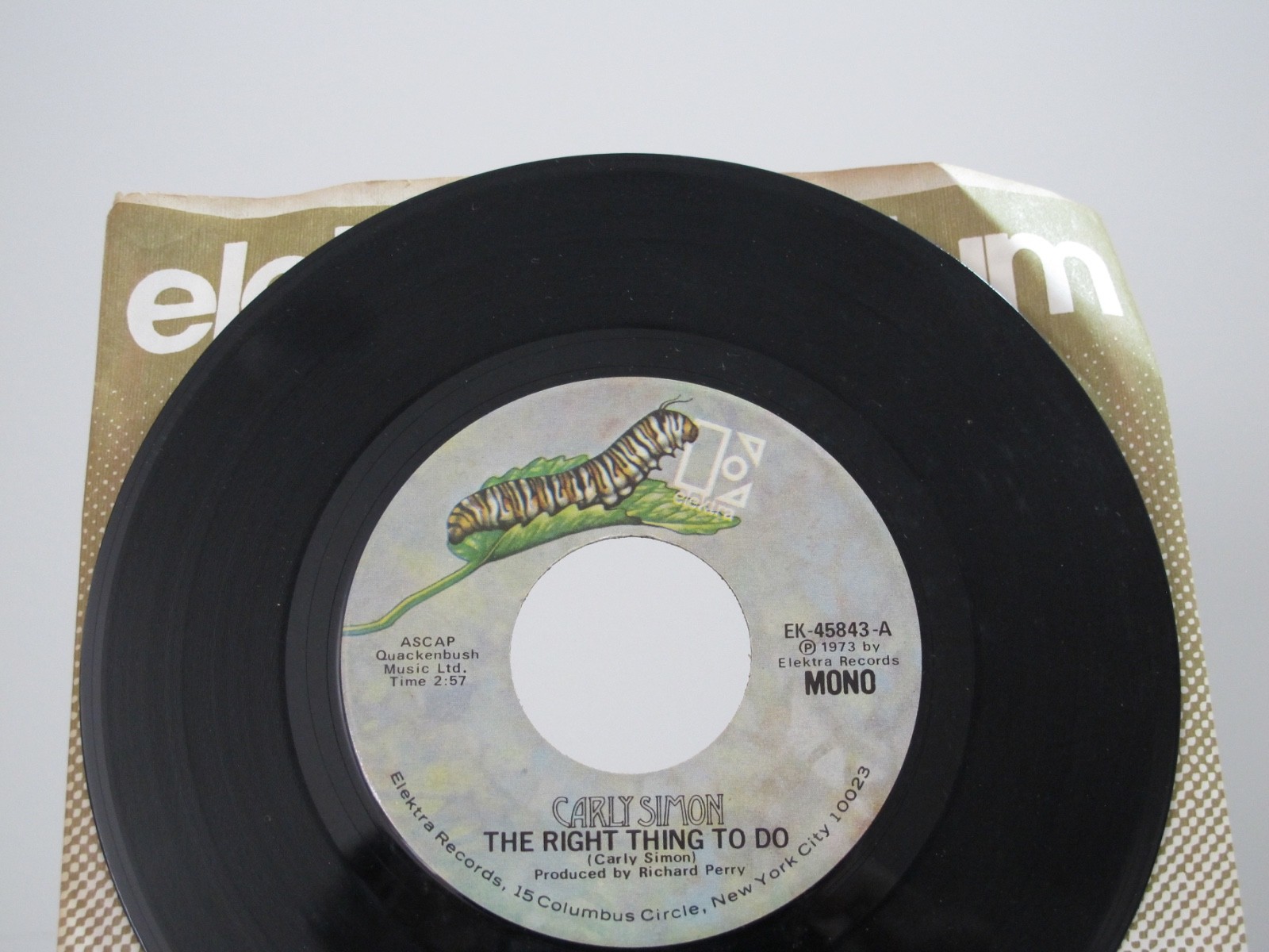 45 RECORD - CARLY SIMON -  THE RIGHT THING TO DO