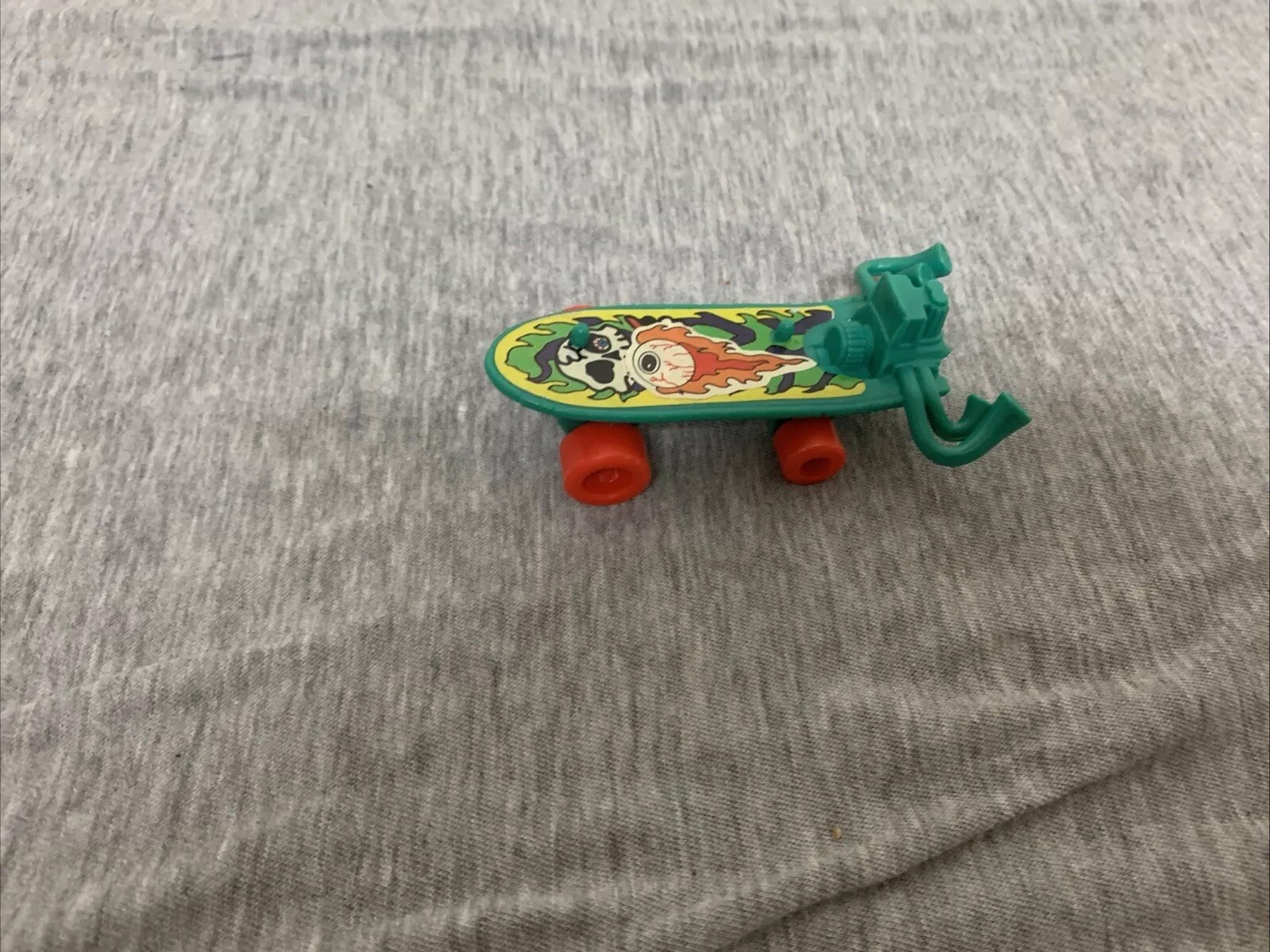 Vintage 1990 Playmates TMNT Mondo Gecko Replacement Skateboard Accessory