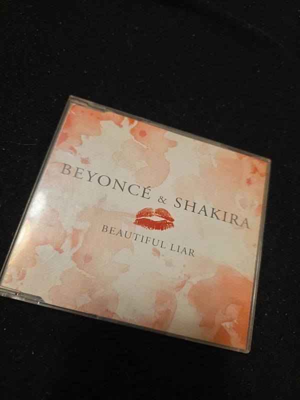 Beyonce & Shakira CD
