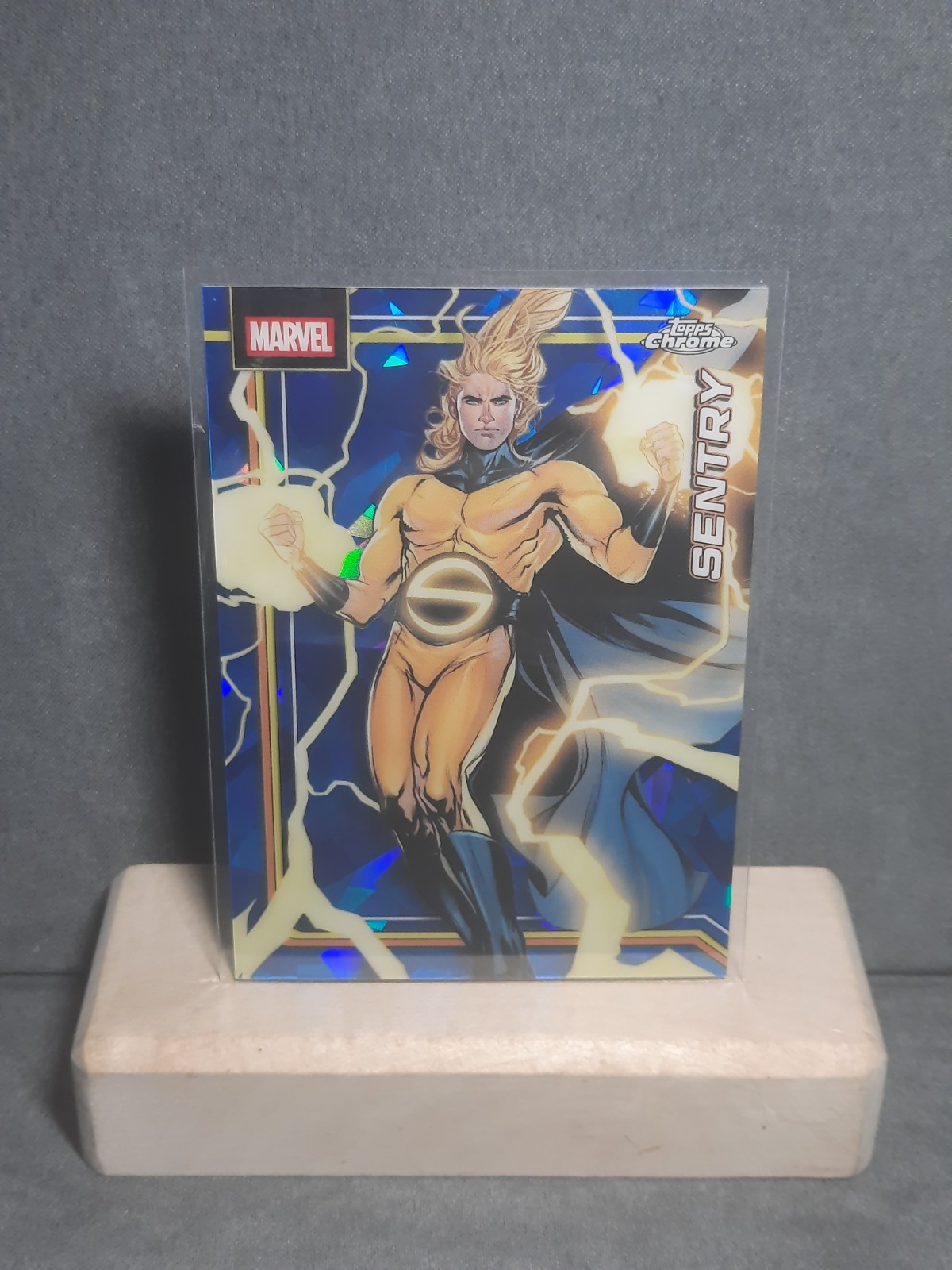 Carta base 2026 Topps Chrome Marvel Sapphire Sentry #149 quasi nuova