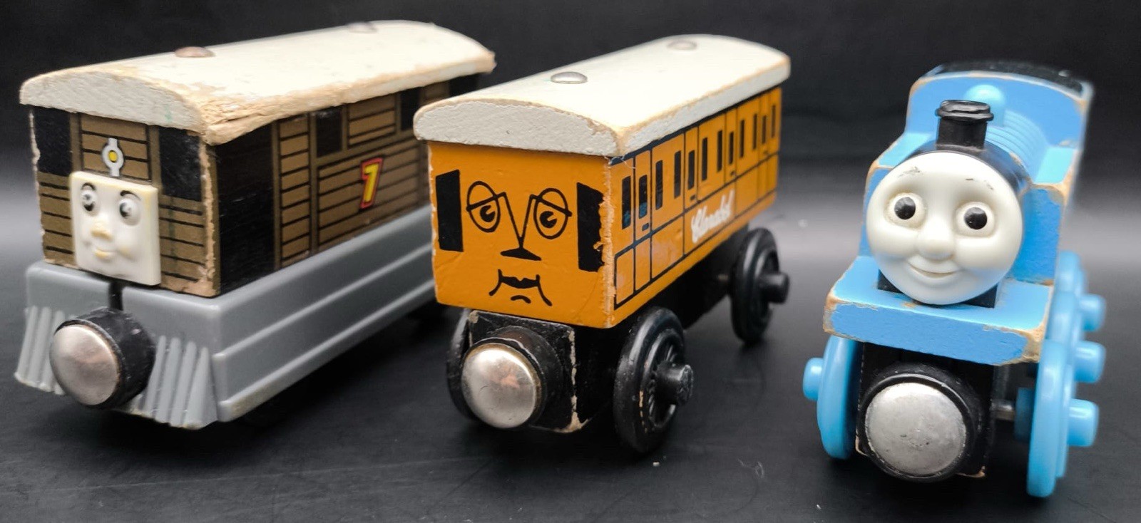 Pacchetto treno Thomas & Friends ferrovia in legno Thomas Y4083 Toby Clarabel