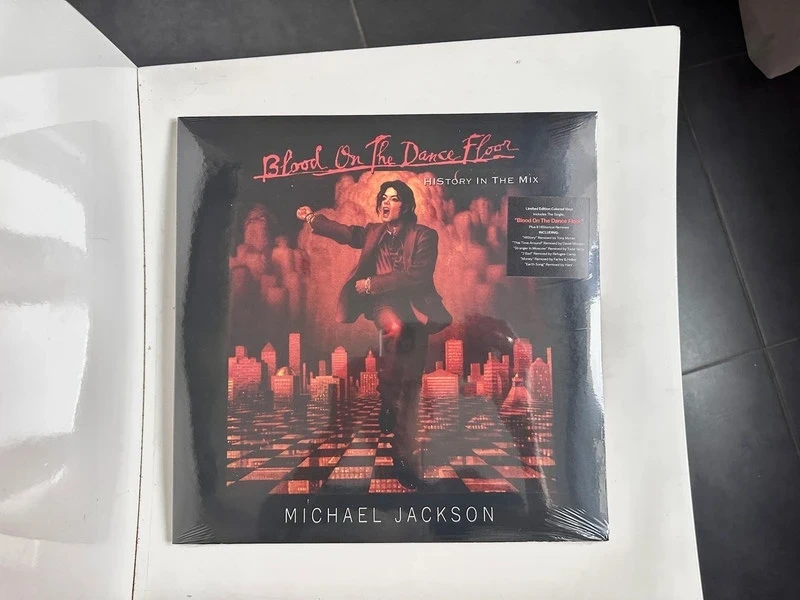Michael Jackson – Blood on the Dance Floor