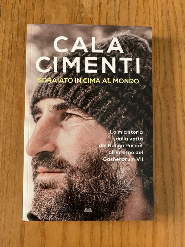 Libro Sdraiato in cima al mondo