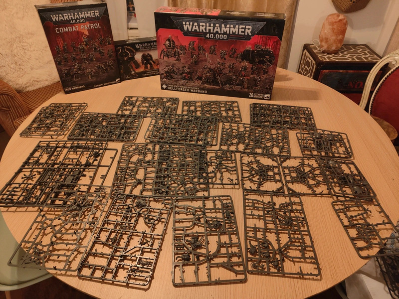 Left over chaos speurs