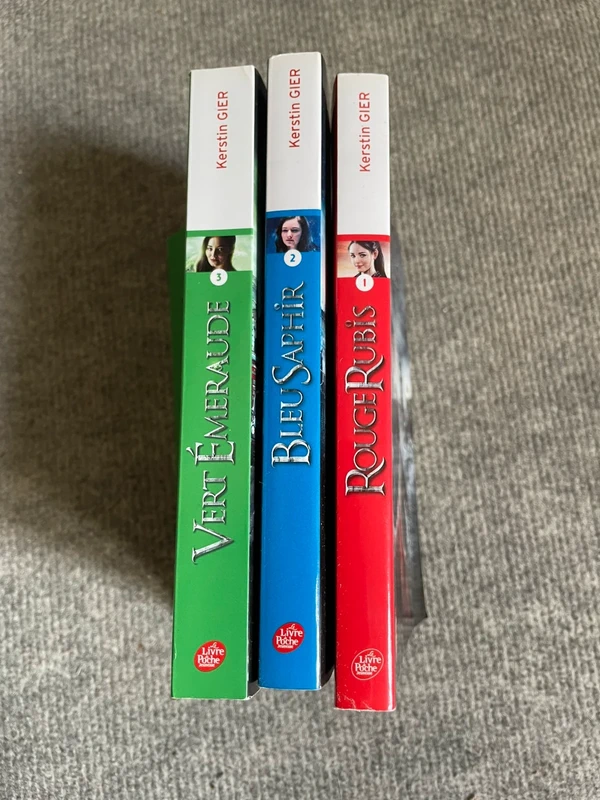 Rouge Rubis, Bleu Saphir, Vert Émeraude