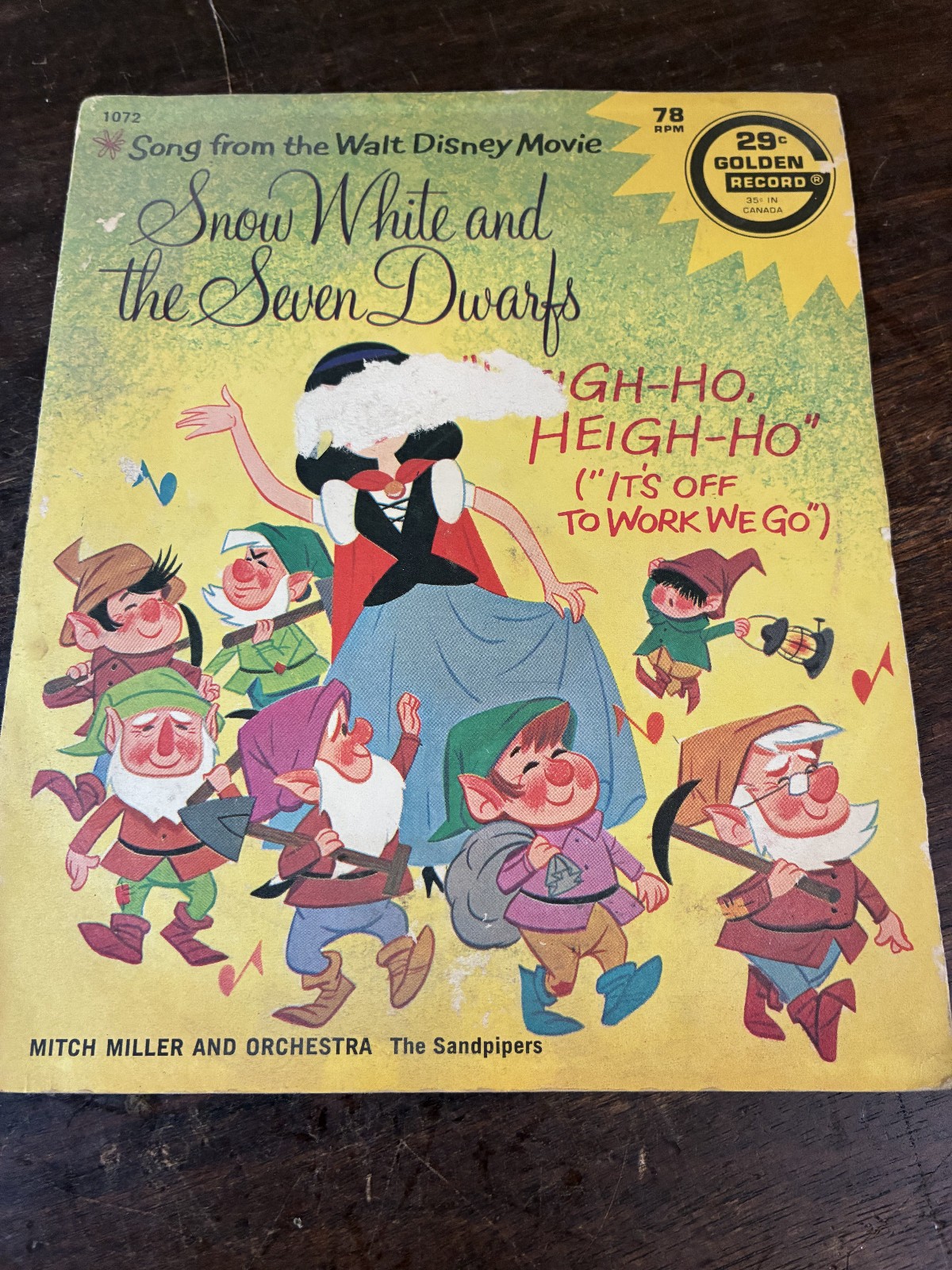 Golden Record, Snow White and the Seven Dwarfs Record 78 rpm # 1072, sleeve dam.