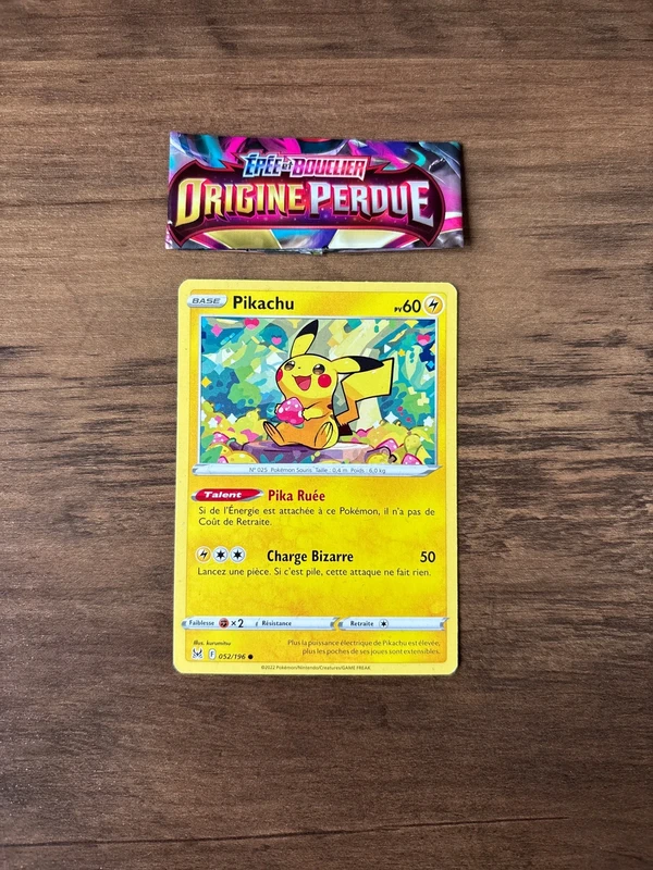 Carte Pokémon Pikachu 052/196 Origine perdue bon état