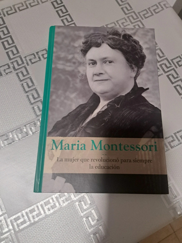 Libro sobre Maria Montessori RBA