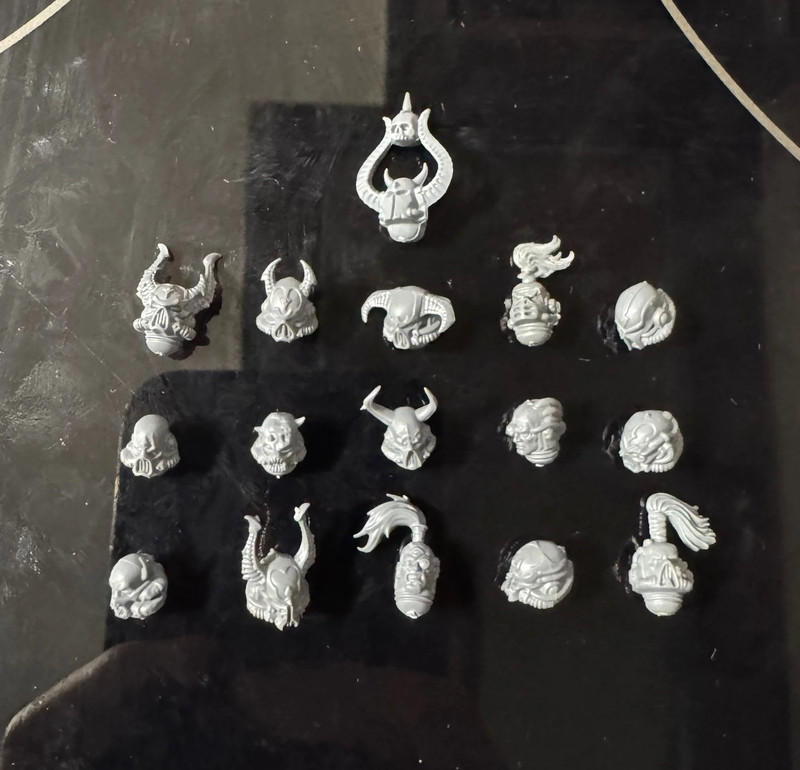 Chaos Space Marine CSM Warhammer 40k Heads Mix Bits
