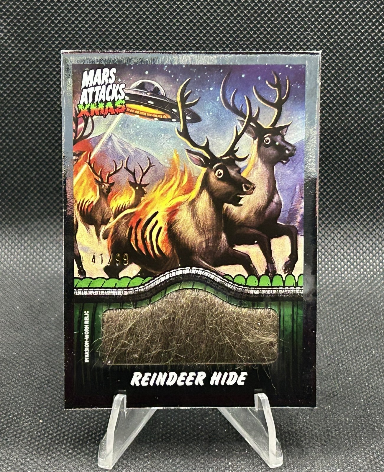 2026 Topps Mars Attacks Natale Renna Nascondi Invasione Indossata Reliquia Argento/99