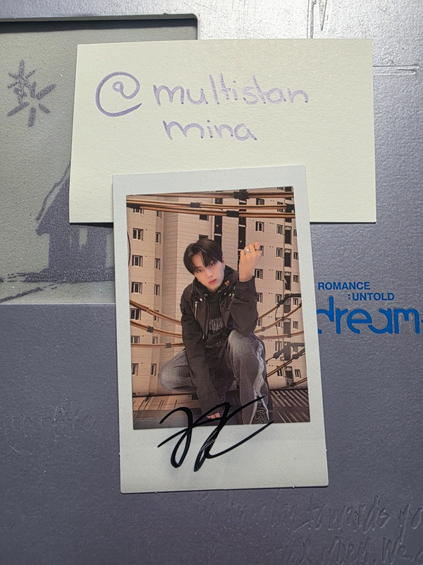 Enhypen Jay Signed Polaroid Dimension: Answer