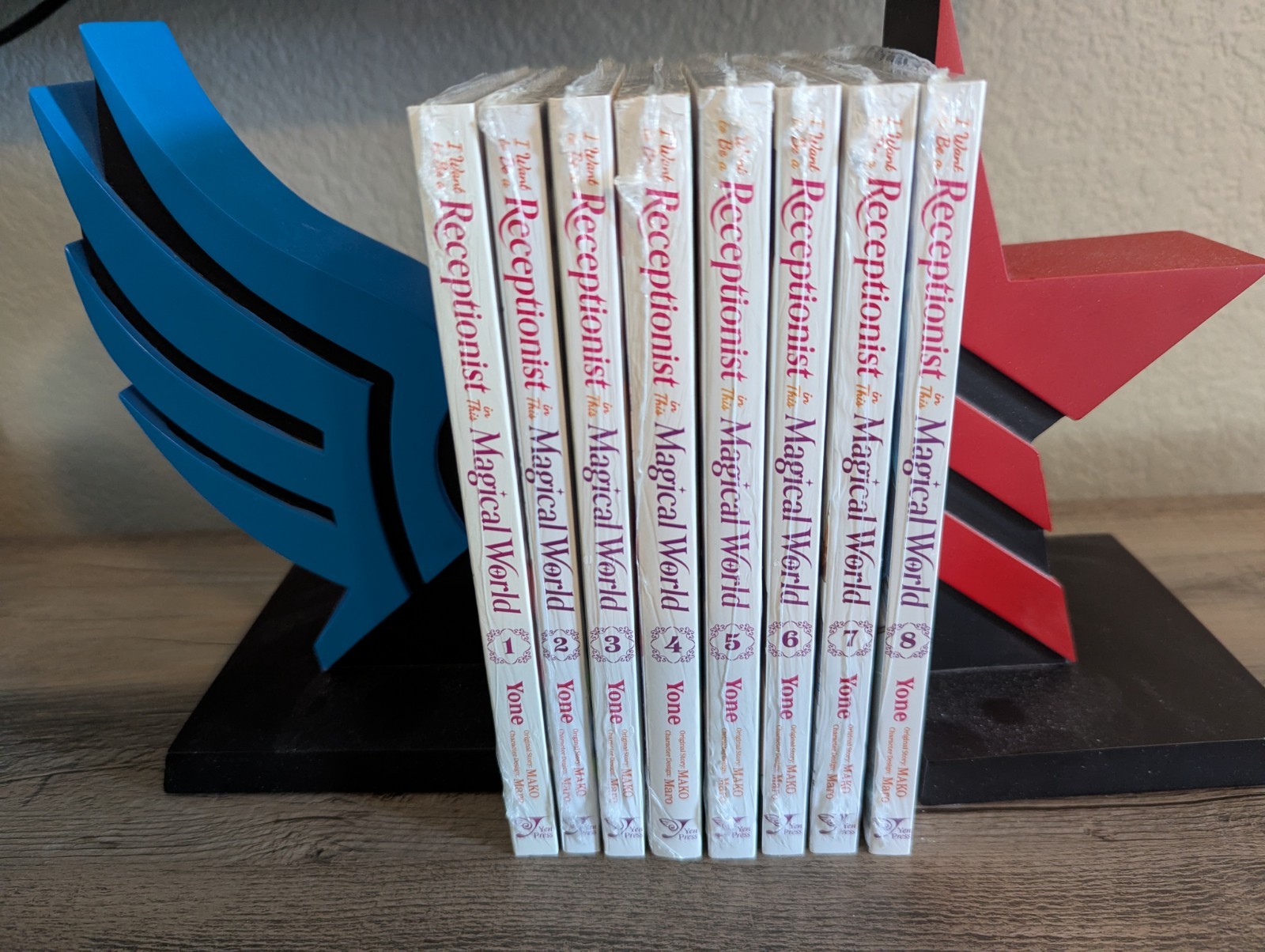Voglio essere una receptionist in questo mondo magico vol 1-8 set manga inglese