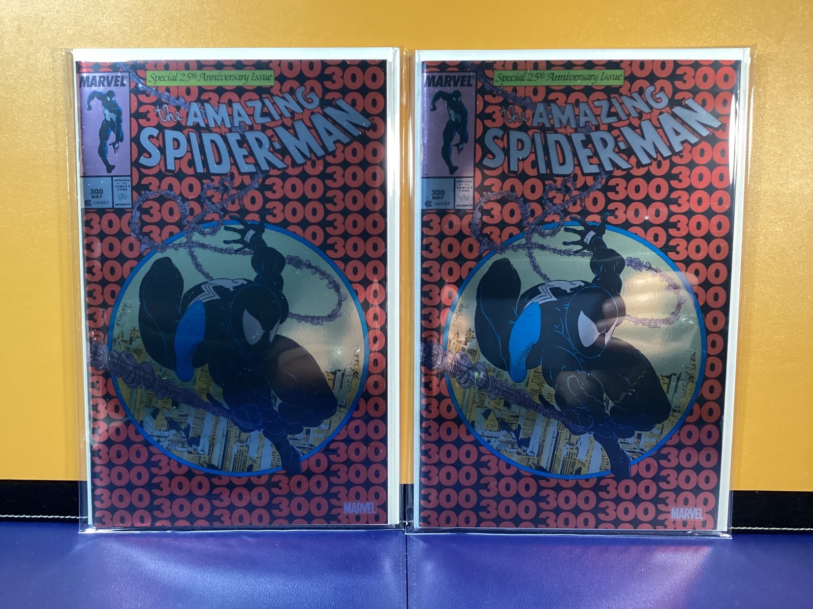 AMAZING SPIDER-MAN FACSIMILE FOIL EDITION #300B LOTTO DI 2 NM/MT 9.8 1° VENOM