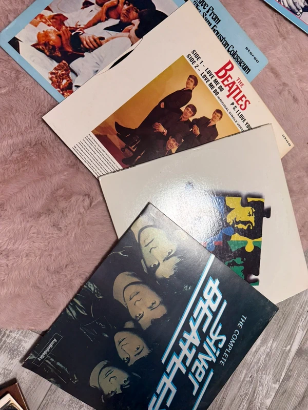 4 Schallplatten von the Beatles
