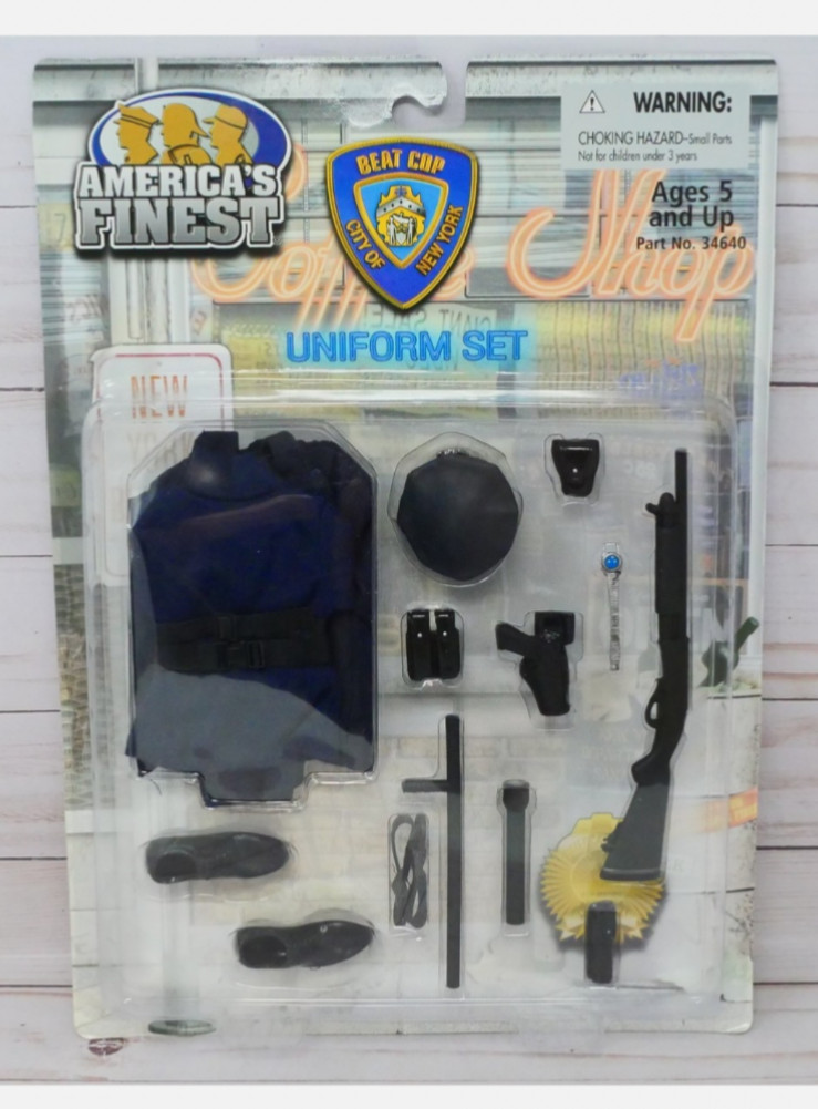 1/6 AMERICAS FINEST NEW YORK BEAT COP POLICE UNIFORM 21st CENTURY TOYS MIB MOC