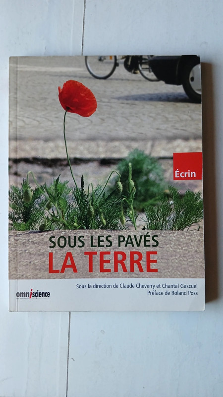 Sous les pavés la terre