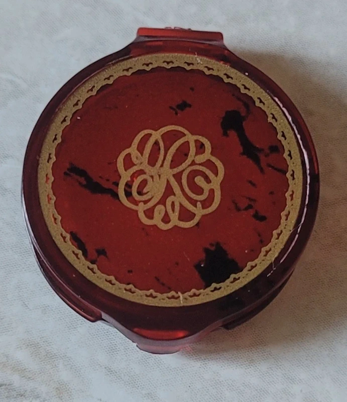Miniature cream