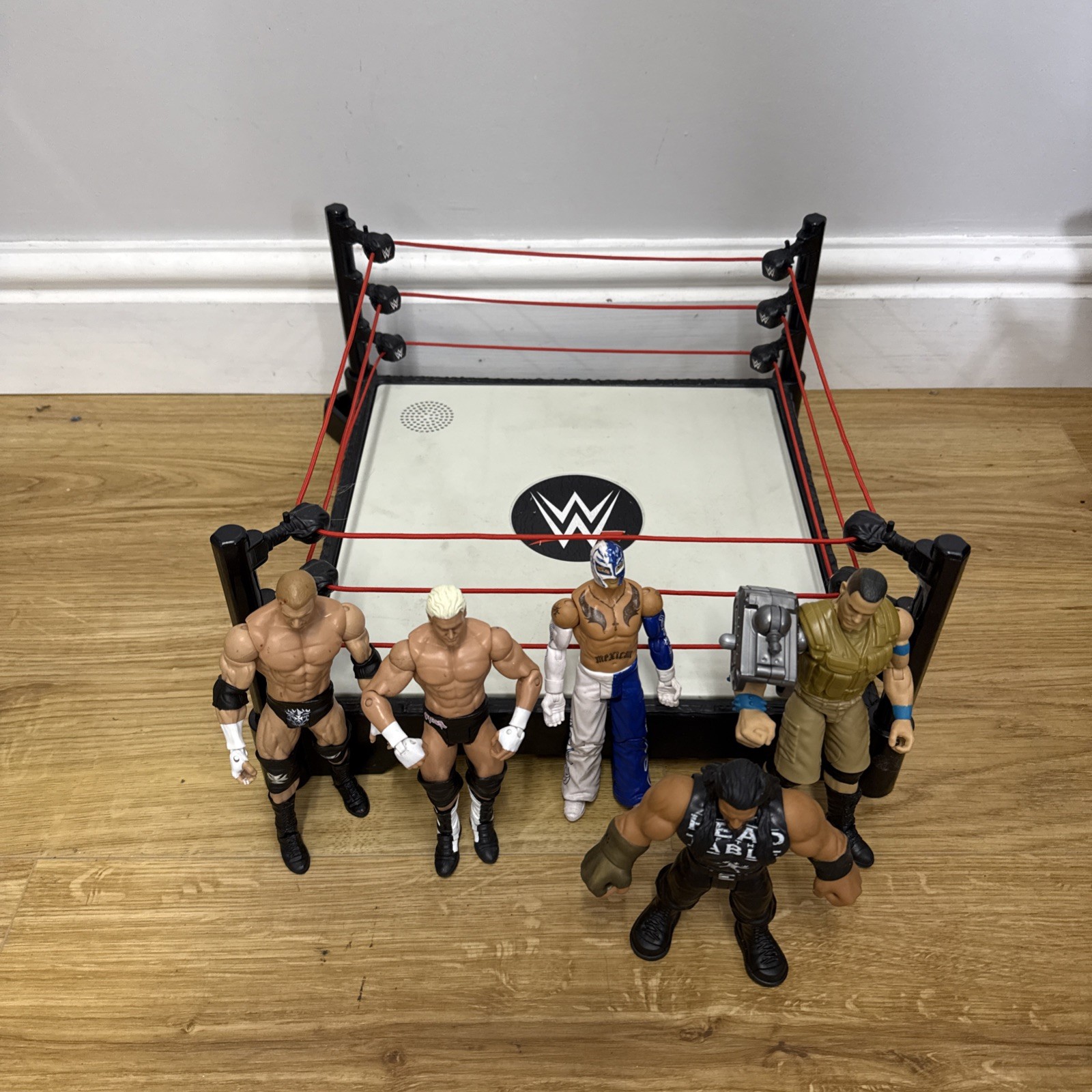 WWE wresting ring playset with Figures Mattel Interactive Ring With Sounds