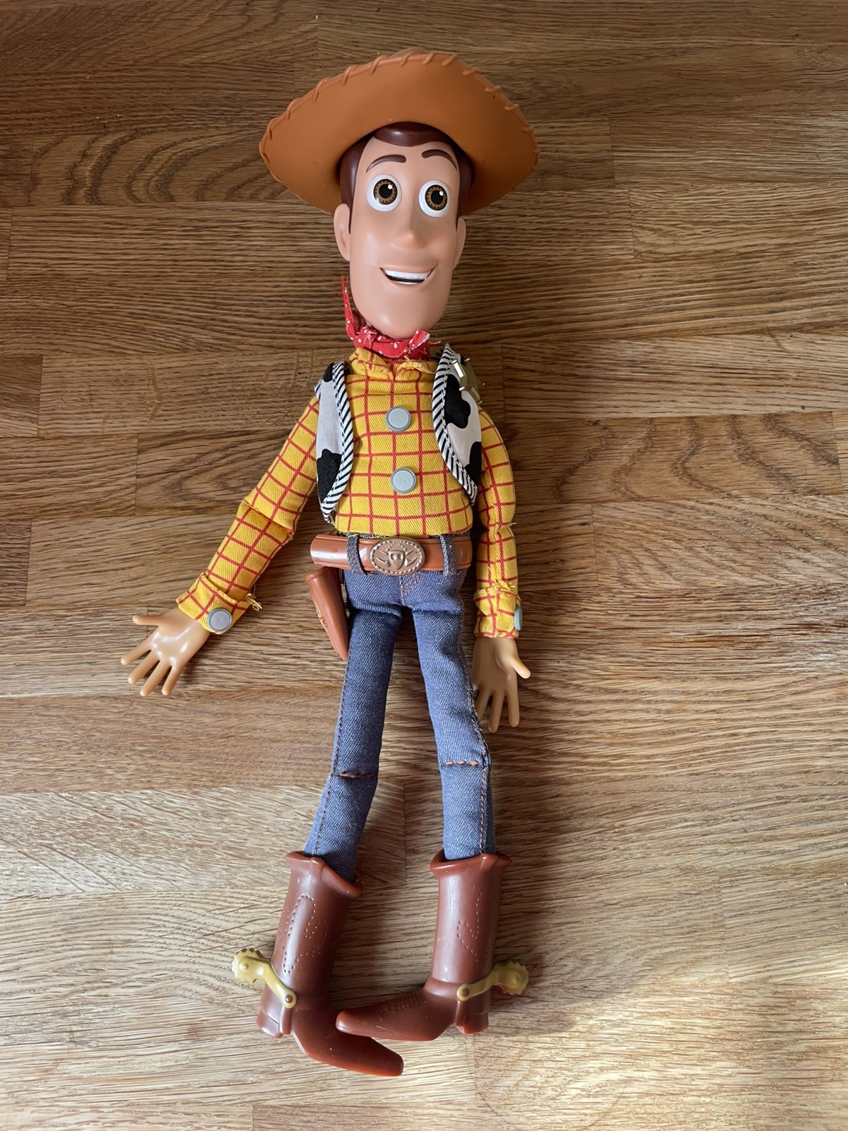 Toy Story 4 Disney Woody Pull String Bambola Parlante Giocattolo e Cappello Disney Store 