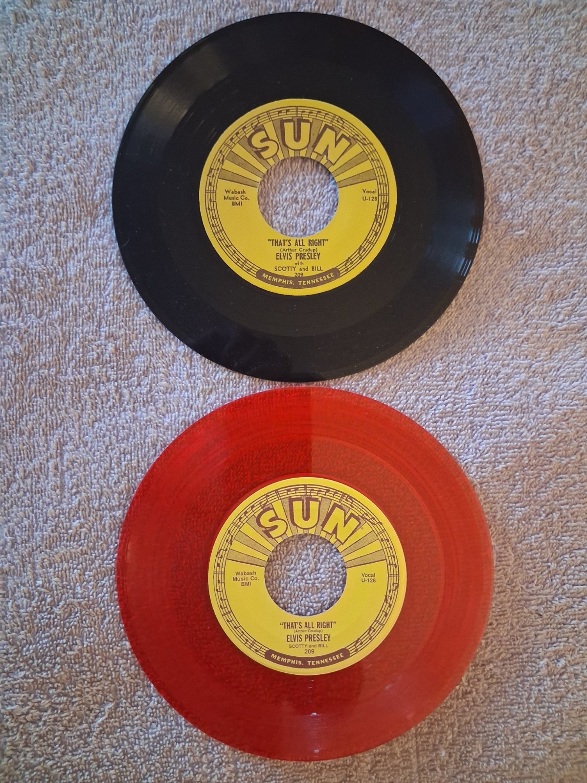 ELVIS PRESLEY THATS ALL RIGHT/BLUE MOON OF KENTUCKY SUN 45s NM-MINT 1973&2001 S2