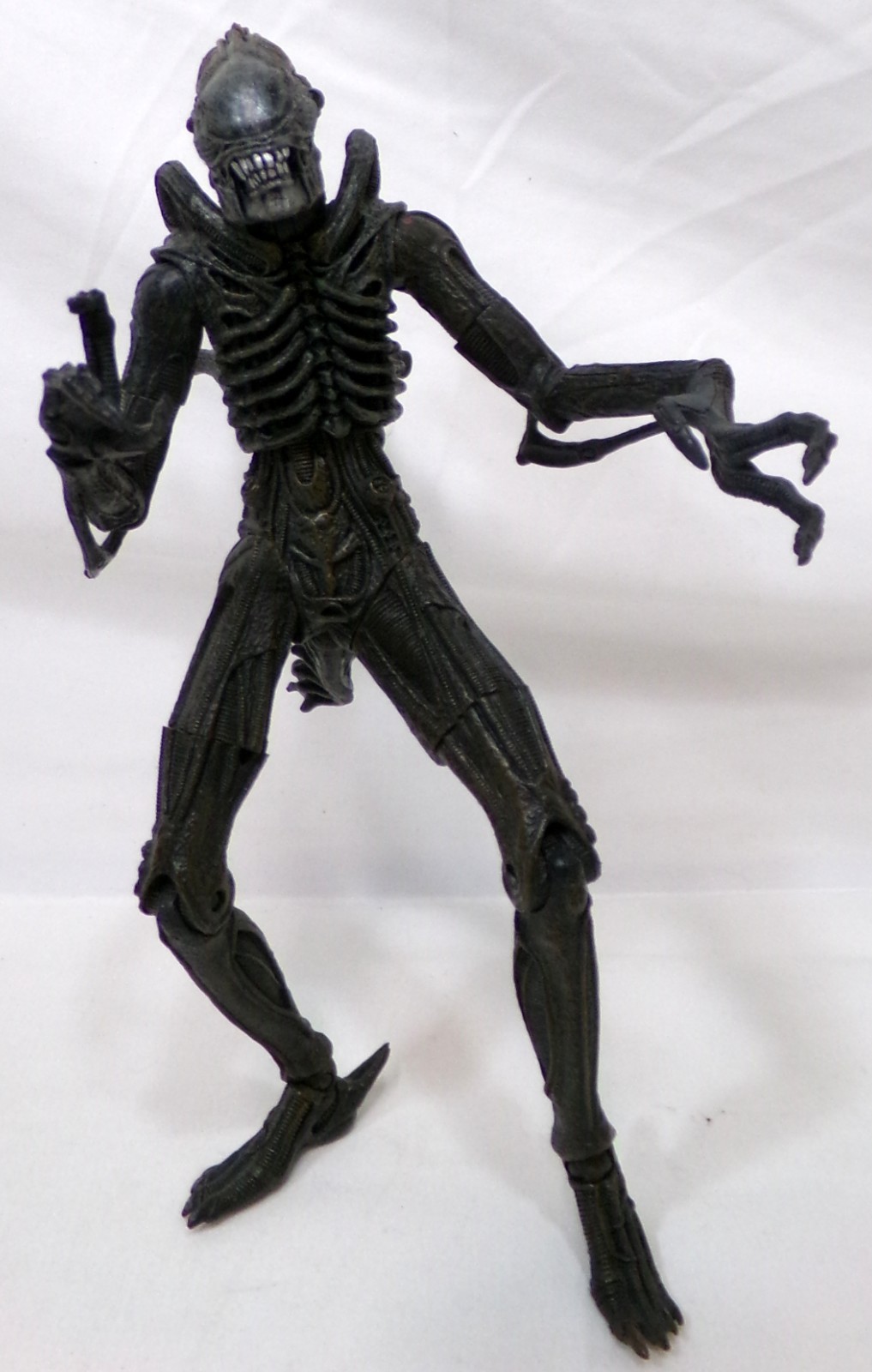 McFarlane Movie Maniacs Series 6 Warrior Alien Xenomorph 7" Figure Broken Tail