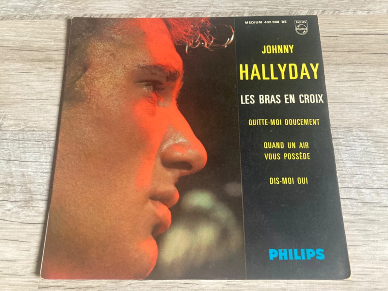 45t Johnny Hallyday / Les bras en croix