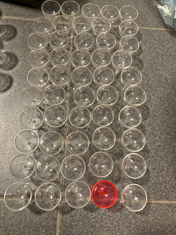 Set van 50 miniatuur glaasjes op voet met glitters decoratie