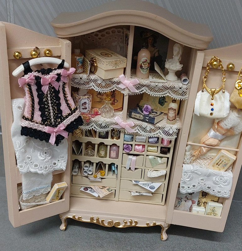 Casa de muñecas armario palacio miniatura
