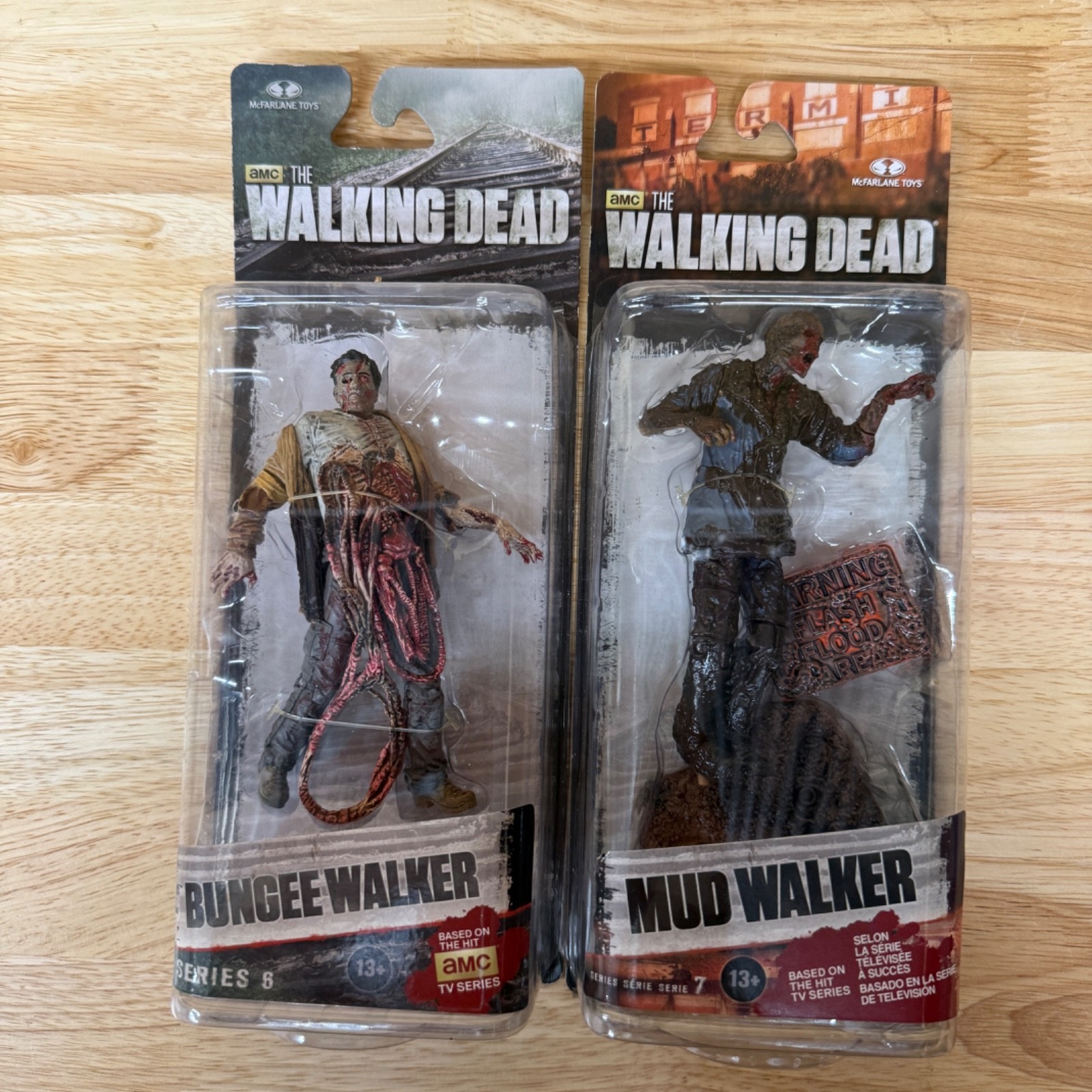 The Walking Dead AMC TV Series Bungee Walker  S 6 & Mud Walker S 7
