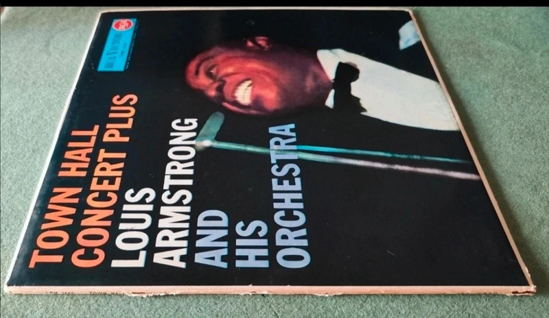 Louis Armstrong - Town hall concert plus