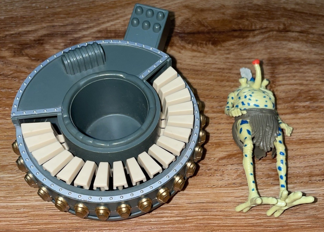 Kenner Star Wars Sy Snootles Cantina Max Rebo Band 1983 membro e accessorio organo