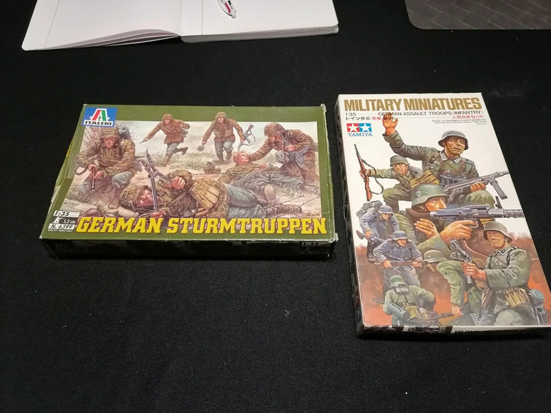 Lot de 2 boîtes armée allemande italeri tamiya