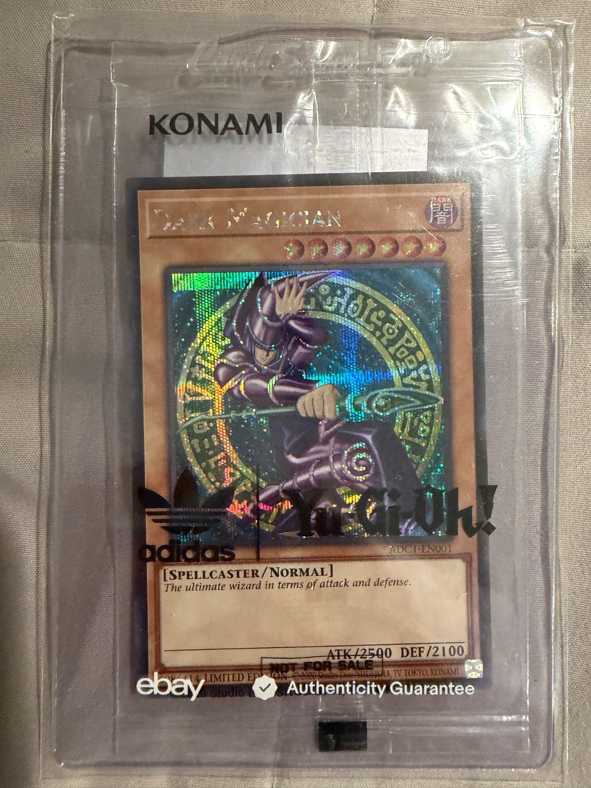 YuGiOh! Adidas Exclusive Dark Magician ADC1-EN001 carta promozionale sigillata