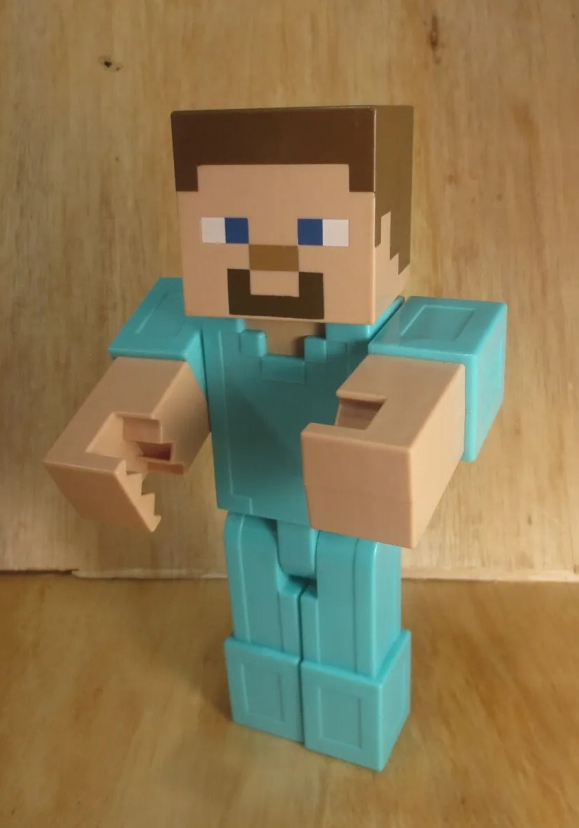 Minecraft  Big  Steve - 9” Action Figure Toy  Mattel Poseable