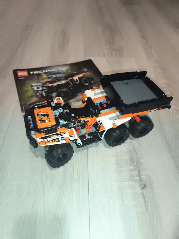 Lego Technic (42139)