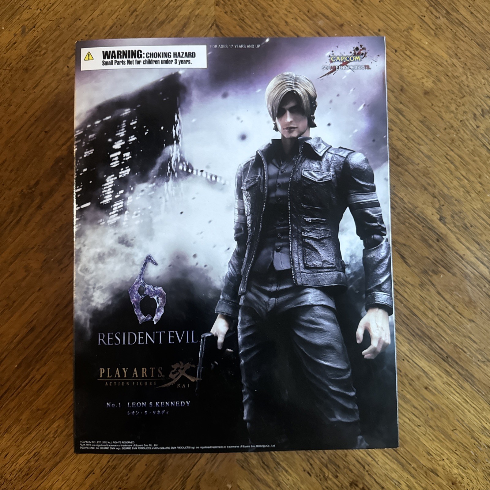 Resident Evil 6 - Personaggio Play Arts Kai: Leon S. Kennedy
