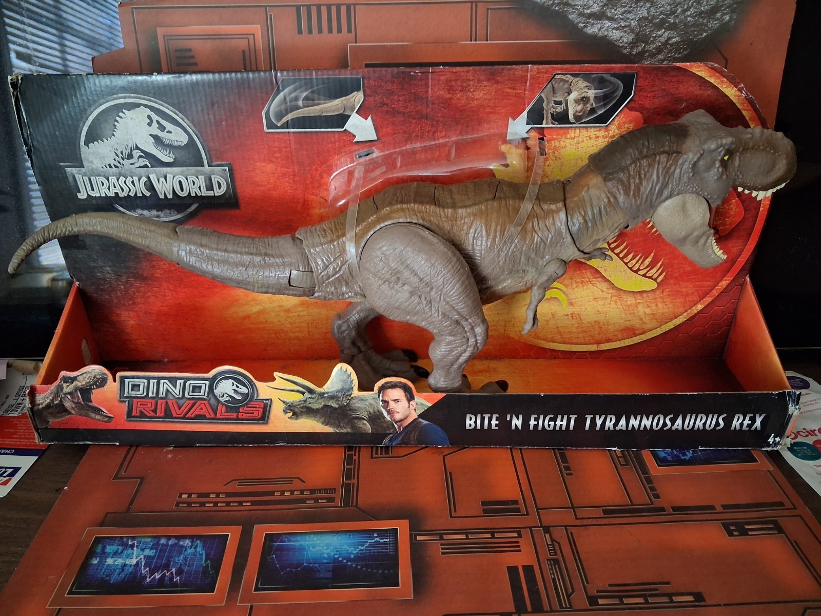 2018 Jurassic World Dino Rivals Bite n Fight Tyrannosaurus Rex  21" NEW RARE