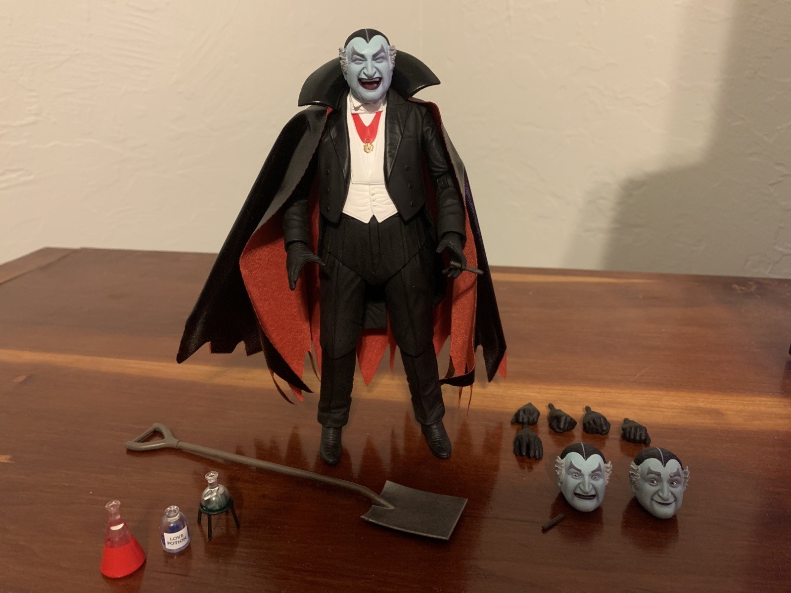 Neca Ultimate GRANDPA The Munsters Tv Series Action Figure Complete Dracula 1964