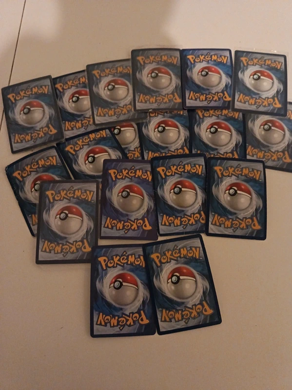 Lot de carte pokemon 1999 + carte escouade