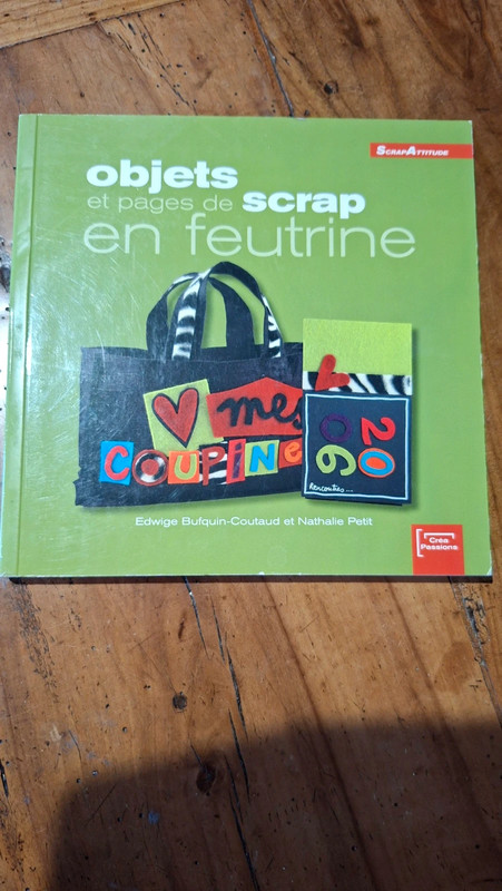 Objets et pages de scrap en feutrine