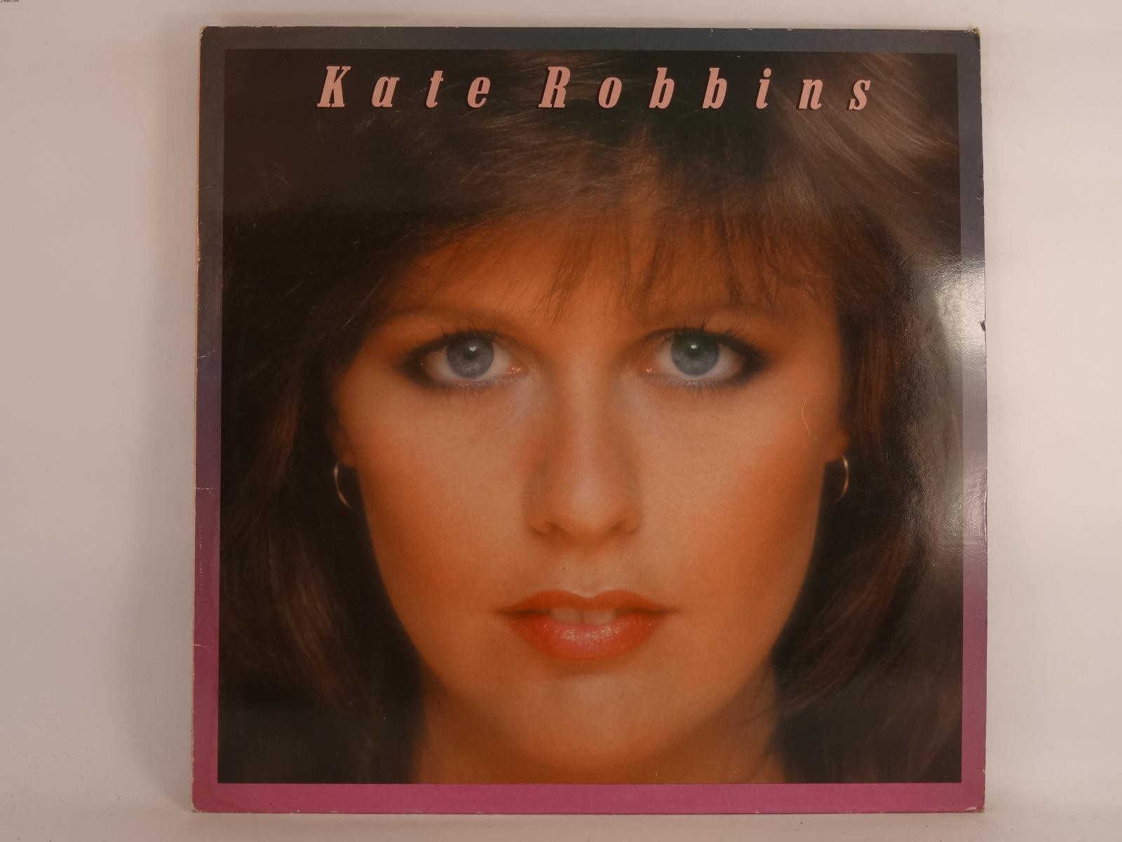 KATE ROBBINS KATE ROBBINS (380) 10 Track LP plus Picture Sleeve RCA