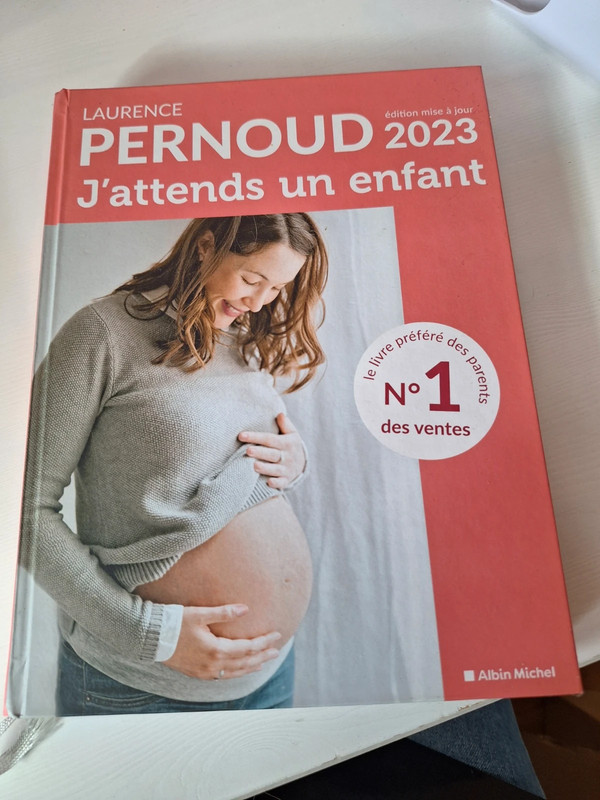 Livre j'attends un enfant