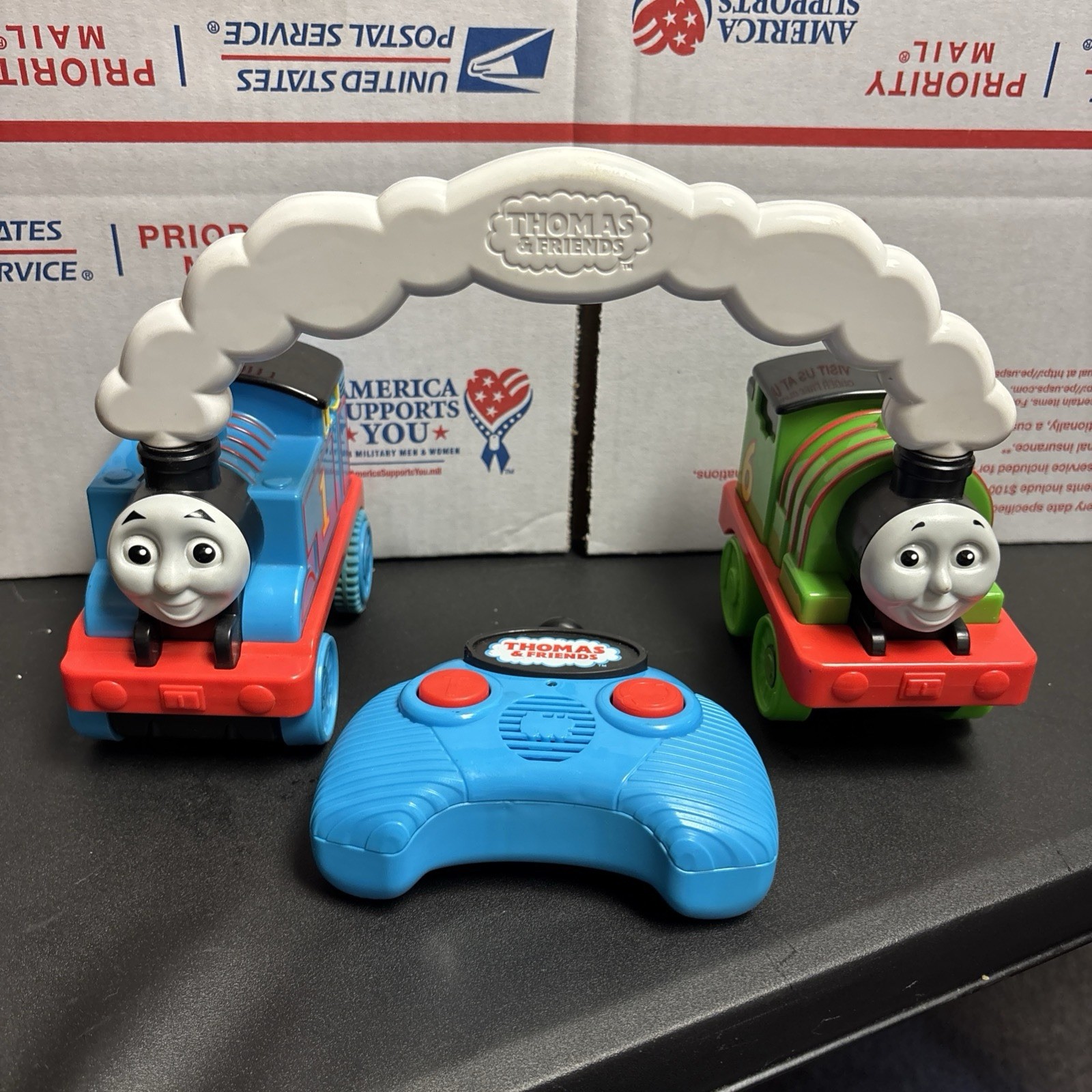 Fisher Price Thomas & Friends Race & Chase R/C Remote Controlled Toy Train Works