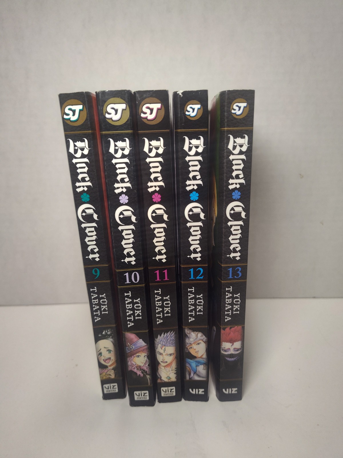 Black Clover Manga Volumi 9-13 Set Completo Yuki Tabata VIZ Media