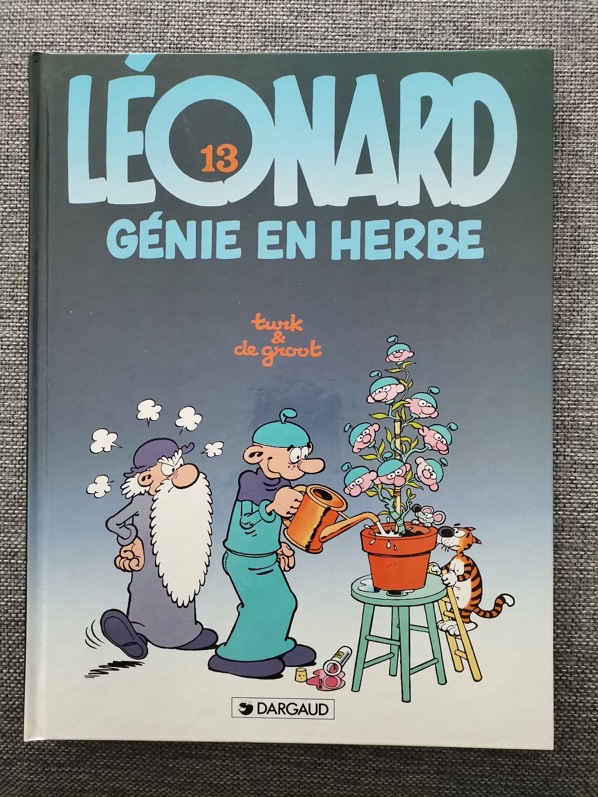 BD Léonard no 13 Génie en Herbe par Turk & De Groot chez Dargaud