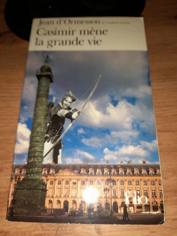 Livre : casimir mène la grande vie