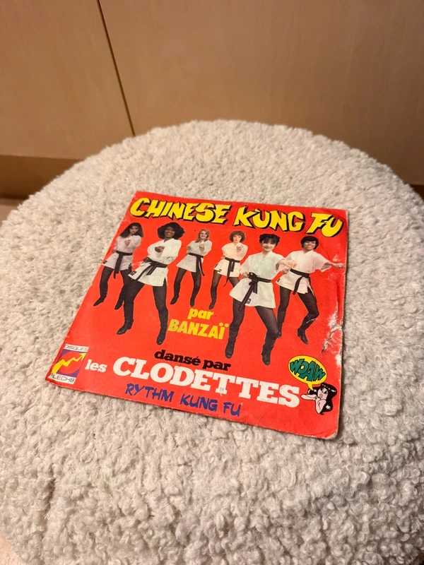 vinyle Banzaï Chinese Kung Fu - Rythm Kung Fu dansé par les clodettes 45 tours