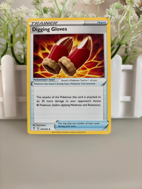 Pokémon Digging Gloves (EVS 145/203) englisch