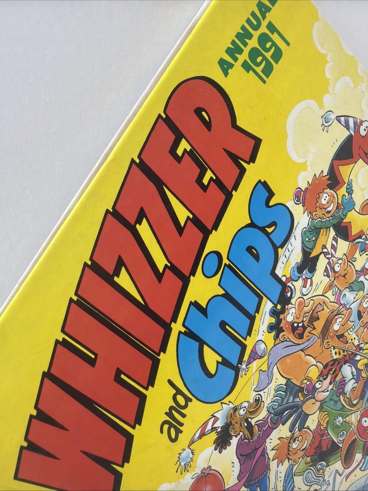 WHIZZER AND CHIPS CHRISTMAS  ANNUAL 1991 - Vintage 90s Comics / Nostalgic Gifts